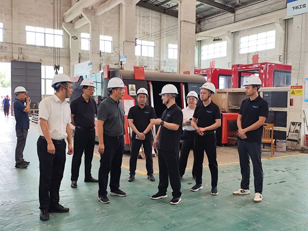 岳阳县委书记肖湘晖莅临长泰工业考察指导，勉励企业深耕创新、做优做强